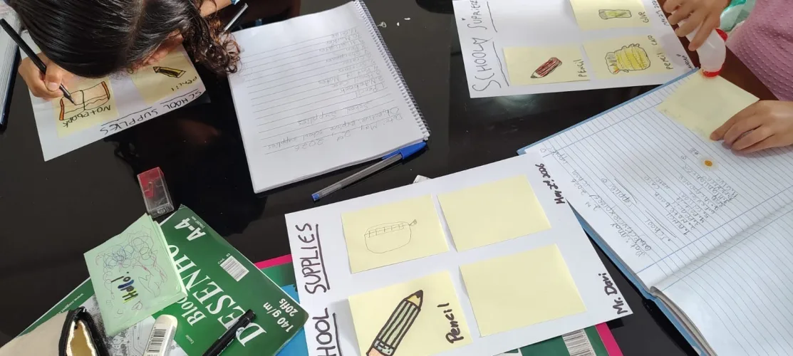 A homeschool English class in Águas Claras